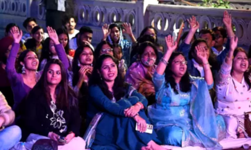 Lucknow's Rangreza Festival Merges Bhajans with Club Beats on Maha Shivaratri