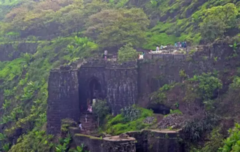Maharashtra Forts Face Safety Crisis: Basic Infrastructure Missing Despite High Tourist Footfall