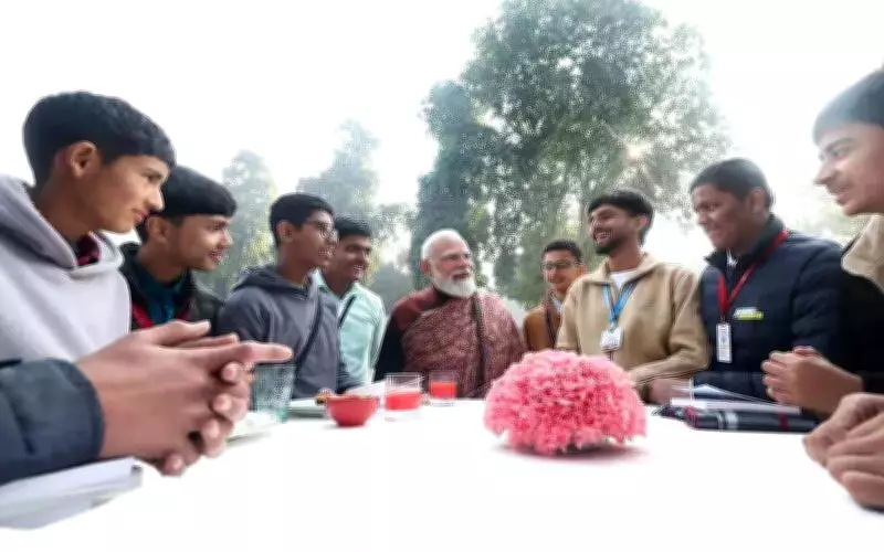Maharashtra Student Pranav Bhosale Meets PM Modi at Pariksha Pe Charcha 2024