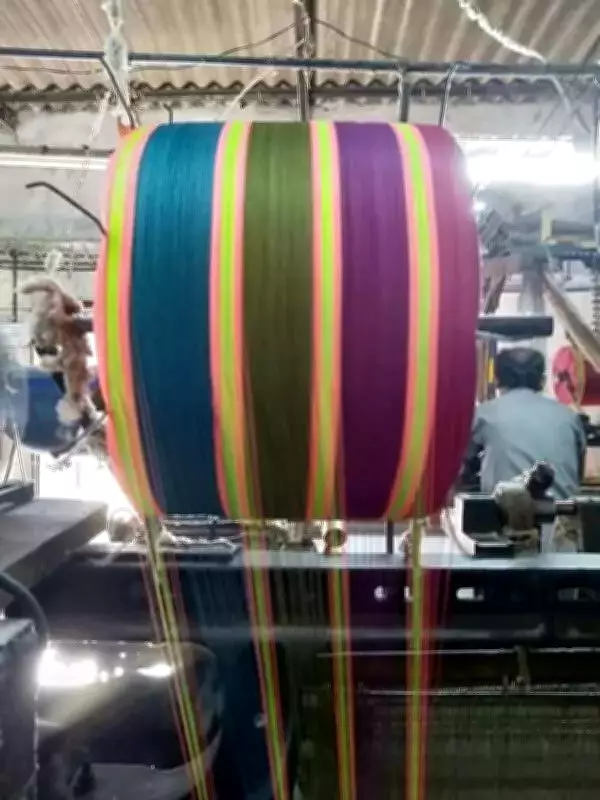 Maharashtra's Plain Powerlooms Face Extinction as Budget Pushes Tech Upgrade