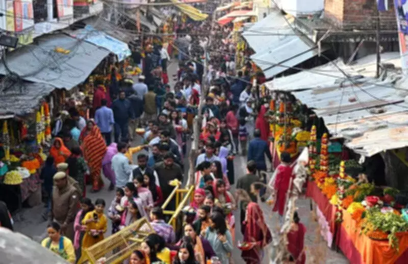 Mahashivaratri Celebrations: Lucknow Temples Overflow with Devotees and Devotion