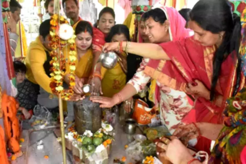 Mahashivratri 2026: Over 30 Lakh Devotees Converge at Triveni Sangam in Prayagraj