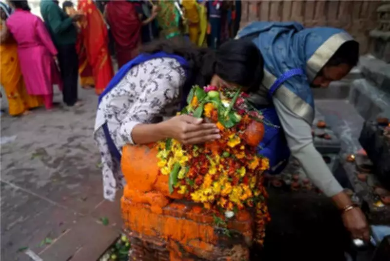 Mahashivratri in Varanasi: Over 5.46 Lakh Devotees Throng Kashi Vishwanath Temple