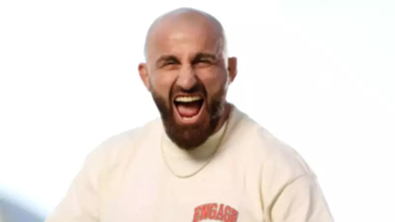 Makhachev Calls Volkanovski 'The Greatest' After UFC 325 Title Defense