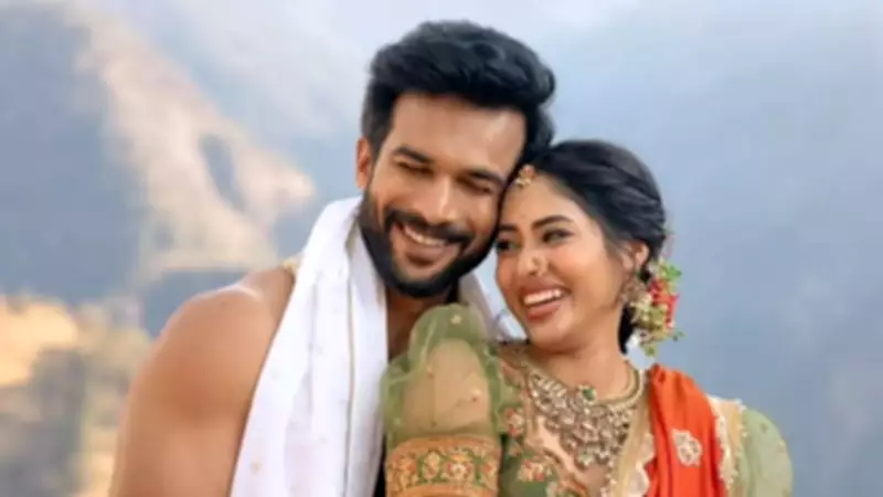 Marathi Stars Vishhal Nikam & Akshaya Hindalkar Tie Knot in Secluded Temple Wedding