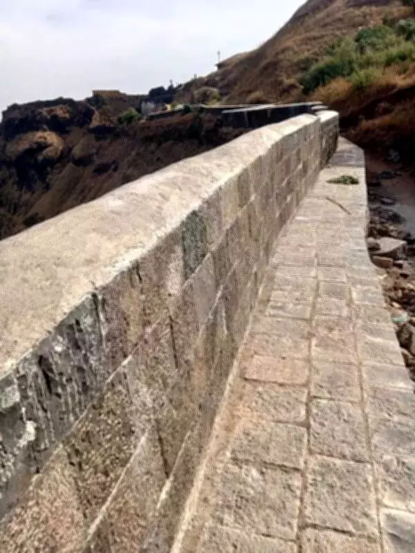 MLA Demands Emergency Medical Facilities at Rajgad Fort After Tourist Deaths