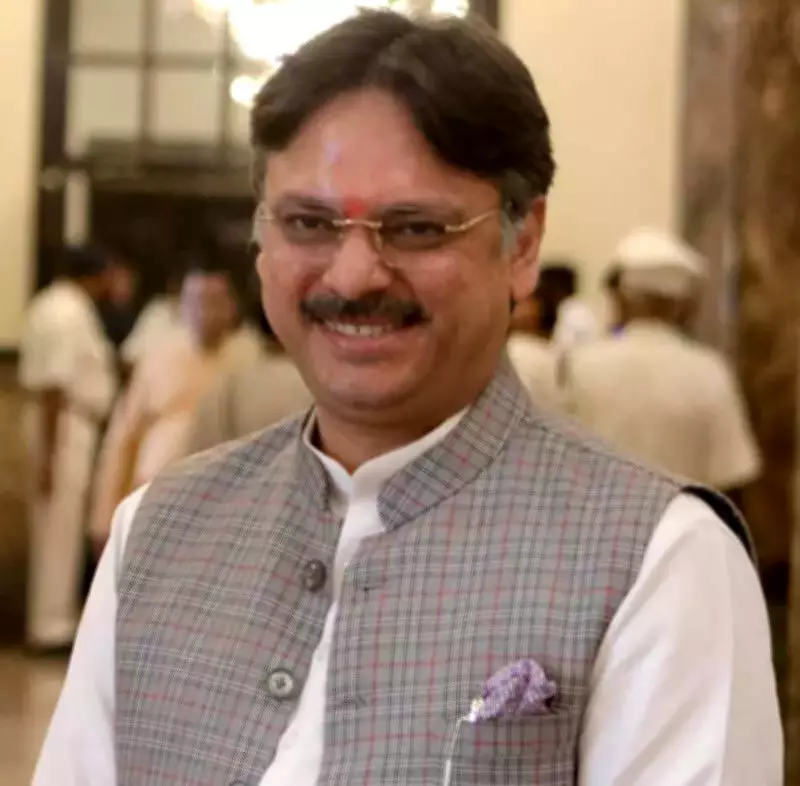 MLA Rajeshwar Singh Empowers Girls, Youth with Education and Skill Development Pledges