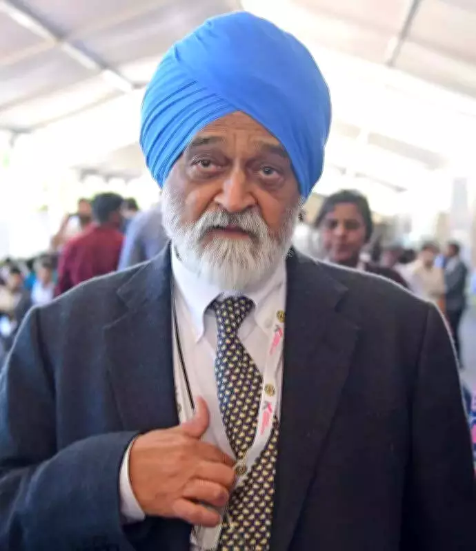 Montek Singh Ahluwalia Urges States to Boost Own Revenue, Tax Agriculture