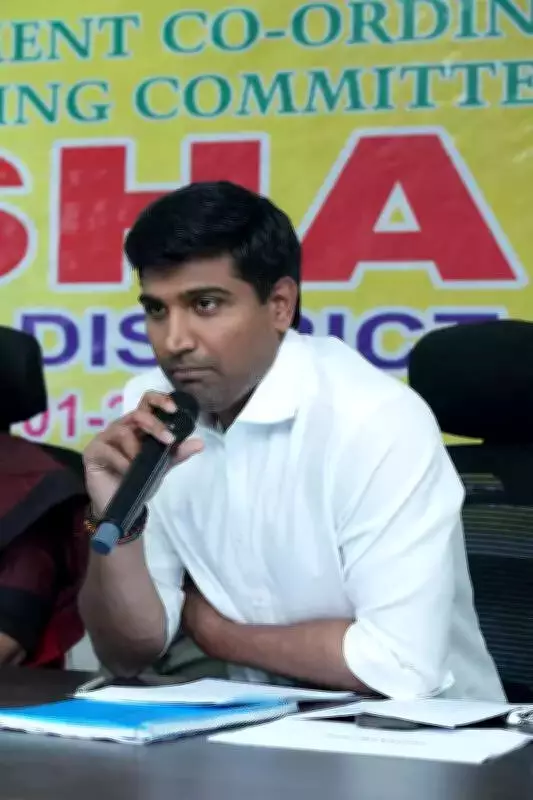 MP Lavu Sri Krishna Devarayalu Urges Union Minister for Kondaveedu Fort Funds