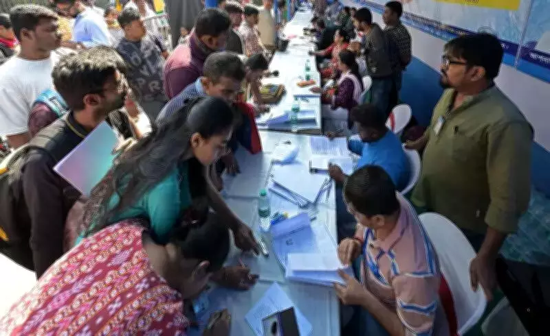 Murshidabad Leads Bengal's Yuva Sathi Scheme with 1.6 Lakh Applications