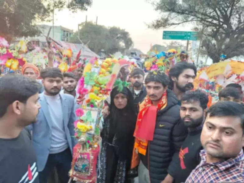 Muslim Woman in Burqa Undertakes Kanwar Yatra, Draws Widespread Attention