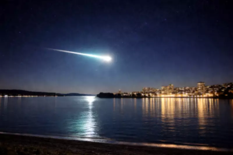 Mysterious Light Streak Illuminates Wellington Sky: Meteor or Space Debris?