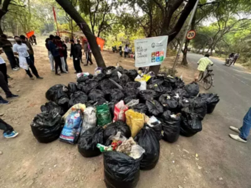 Nagpur Citizens Reclaim Amrai Road Green Belt in Massive Cleanup Drive