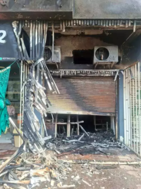 Nagpur: Open Urination Dispute Sparks Midnight Mob Violence, Cafe & Vehicle Torched