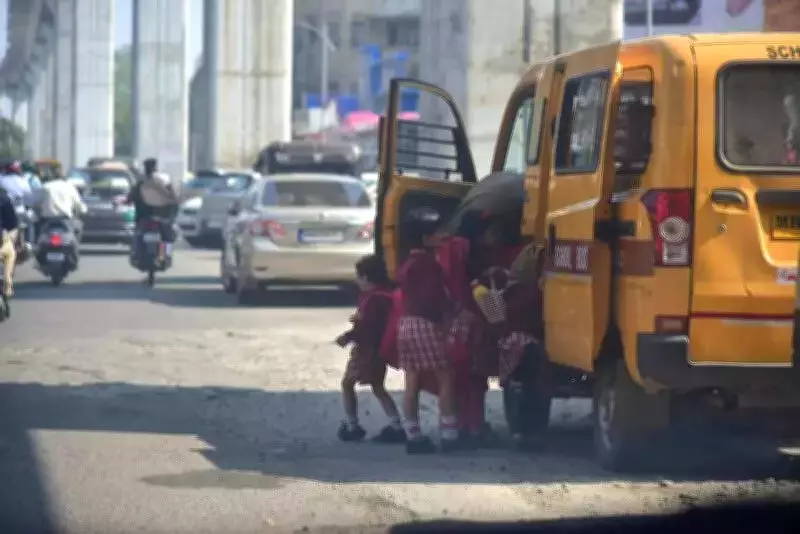 Nagpur Police Cracks Down on Illegal School Transport, Warns of Strict Action
