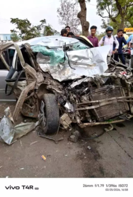 Nashik Family Tragedy: 4 Killed, 3 Injured in Car-Truck Collision on Shrirampur Road