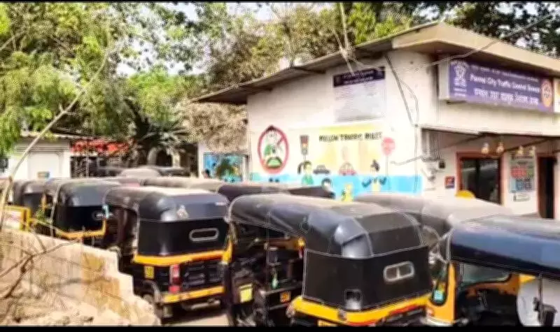 Navi Mumbai Police Crack Down on 350 Auto Drivers After Robbery Incident