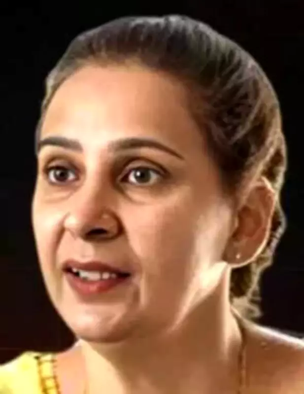 Navjot Kaur Sidhu Accuses Congress Leader of Exploiting Youth with Rs 75 Fee