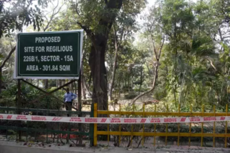 Noida Residents Oppose Temple Construction in Sector 15A's Vrindavan Park