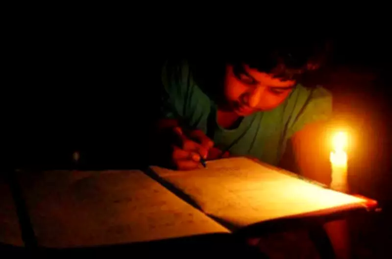 Noida Residents Protest Power Cuts and High Electricity Bills Amid Summer Heat