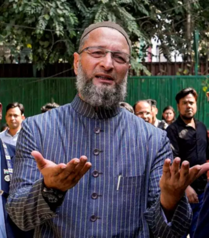Owaisi Urges Vigilance on Voter Rolls, Condemns Dargah Demolition