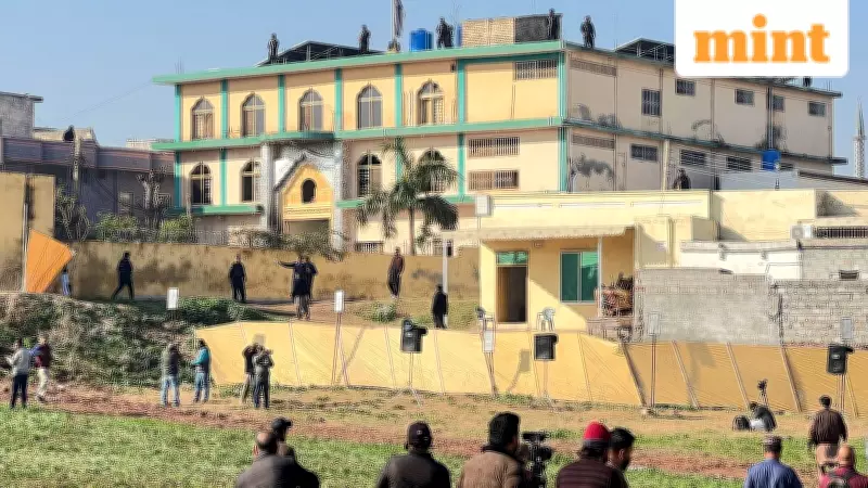 Pakistan Detains Four in Mosque Bombing Probe as IS Claims Responsibility