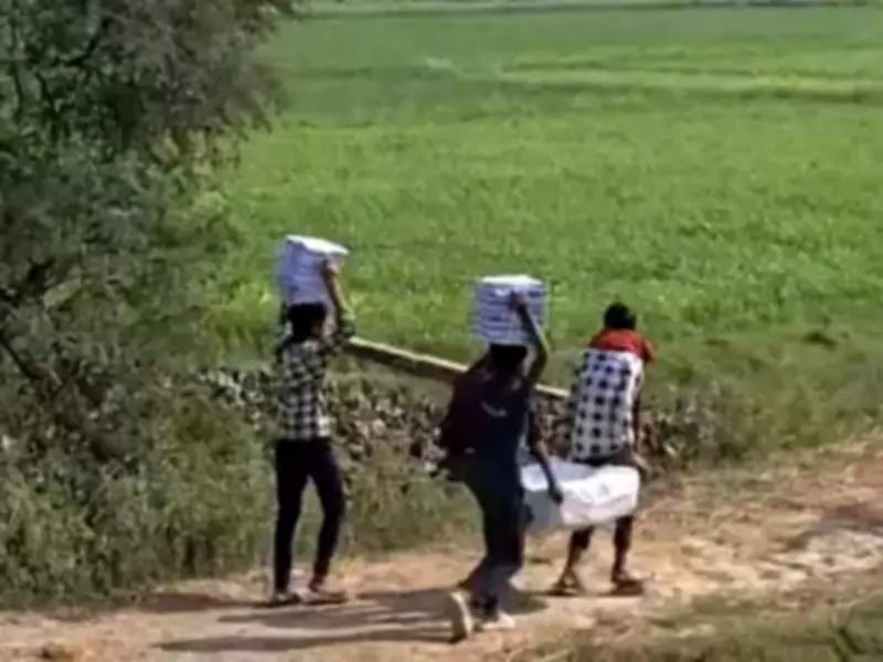 Patna School Scandal: Students Forced to Carry Heavy Textbooks on Heads