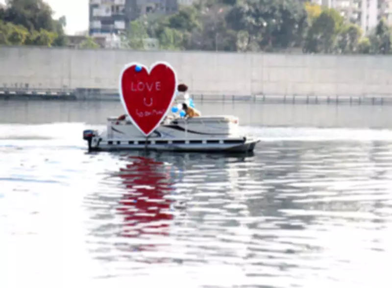 Patna Valentine's Day Protest: Shivbhawani Sena Distributes Hanuman Chalisa to Couples