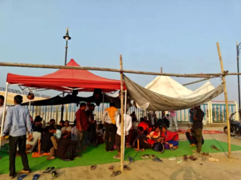 Patna's Marine Drive Vendors Struggle as Relocation Plan Faces Delays