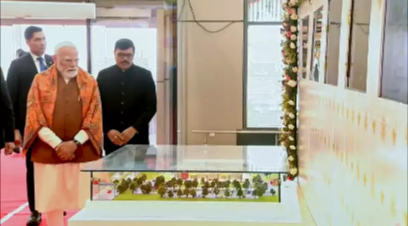 PM Modi Honors Guru Ravidas, Lauds Dera Sachkhand Ballan's Contributions in Jalandhar