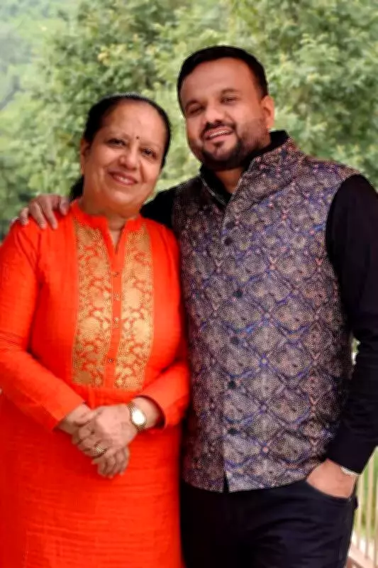 Prayagraj Man Honors Mother's Wish, Sparks Eye Donation Movement