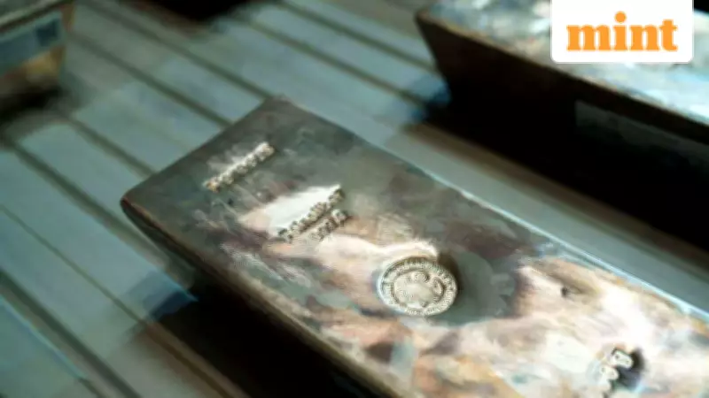 Precious Metals Crash Deepens: Platinum Dives 30%, Gold Down 25% from Peaks