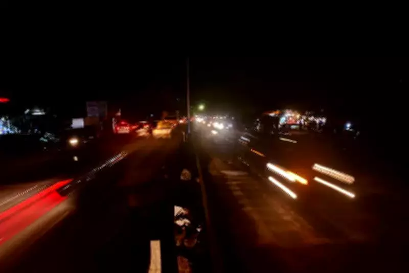 Pune Cantonment's Dark Streets: 550+ Damaged Streetlights Unrepaired for Years