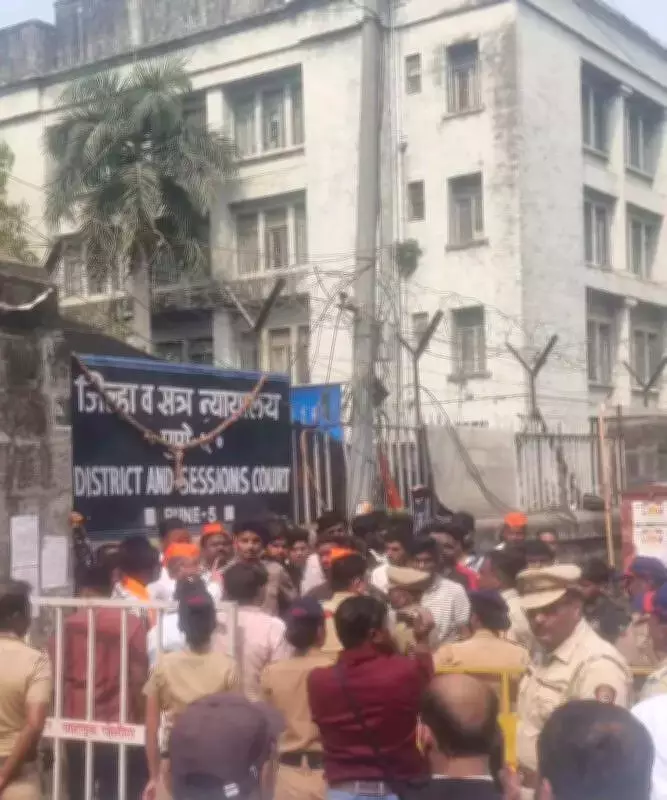 Pune Court Grants Bail in Hydroponic Weed Case, Citing Intermediate Quantity