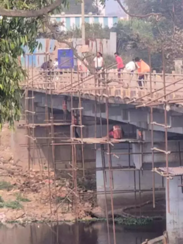 Pune's Indrayani River Bridge Repairs Criticized for Slow Progress, Causing Major Disruption