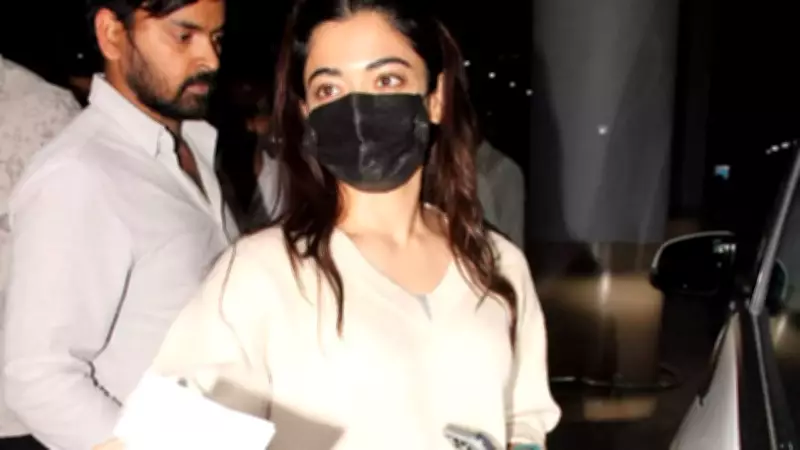 Rashmika Mandanna's Airport Fan Gesture Amid Wedding Rumors with Vijay Deverakonda