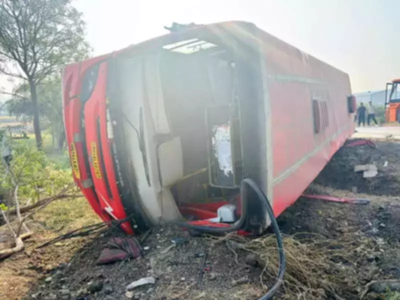 School Trip Bus Crash in Pune: 19 Injured, Villagers Rescue Students