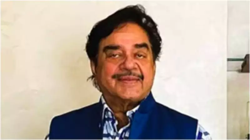 Shatrughan Sinha Hails 'Dhurandhar' as Commercial Masterpiece, Praises Cast