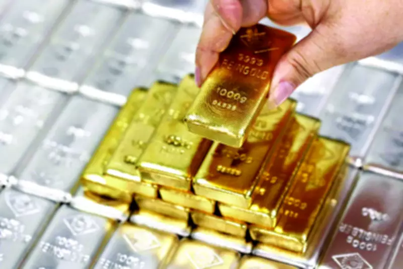 Silver Crashes 10%, Gold Falls 1.5% as Precious Metals Reverse Gains