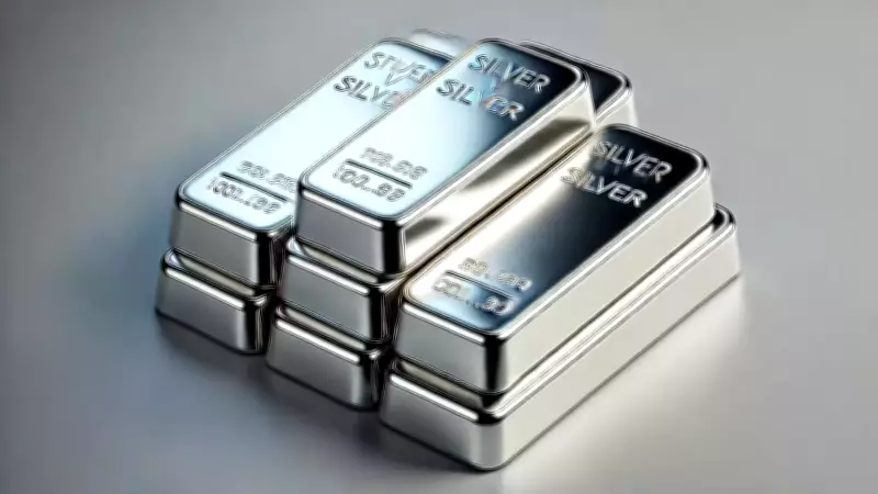 Silver Surges 4% on MCX as Weak Dollar Sparks Dip Buying Rally