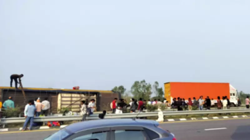 Sleeper Bus Crash on Purvanchal Expressway Kills 7, Injures 21 in Lucknow