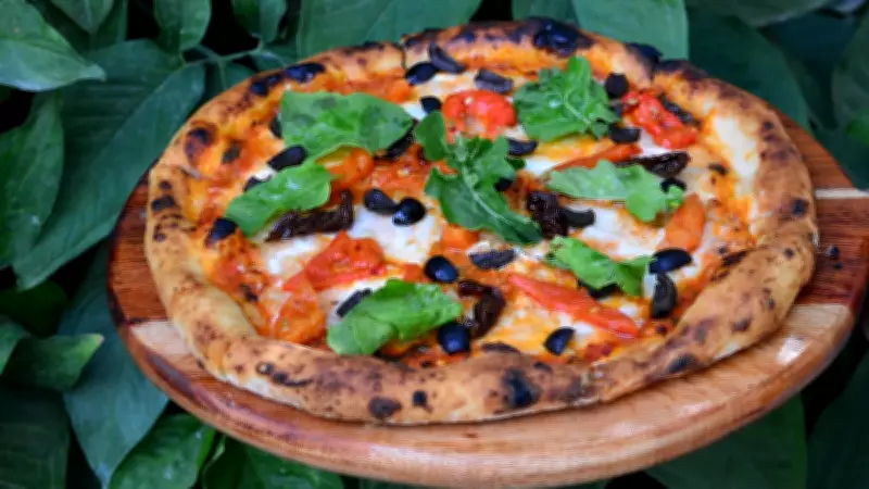 Sourdough Pizza Craze Sweeps India: Slow Fermentation & Authentic Flavors Win Hearts