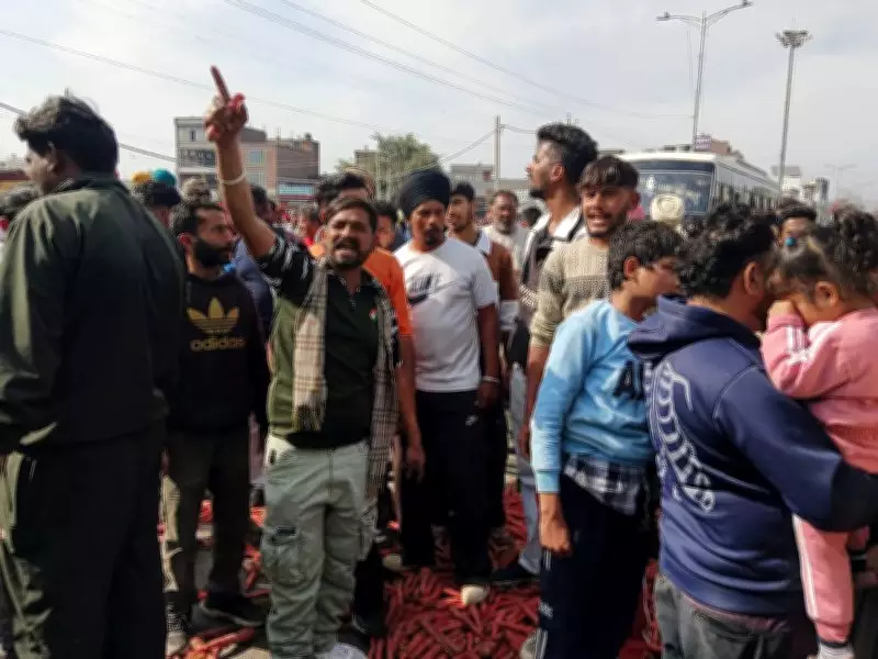 Street Vendors Protest Anti-Encroachment Drive in Tarn Taran, Demand Livelihood Security