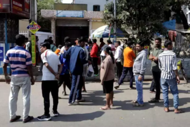 Suicide Attempt Disrupts Kolkata Metro Blue Line Services for 50 Minutes