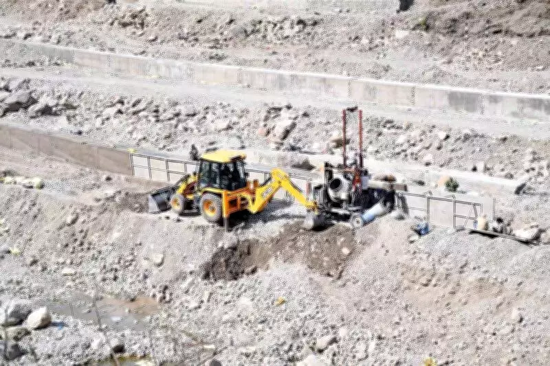 Supreme Court Directs Stone Crusher Case to Uttarakhand High Court