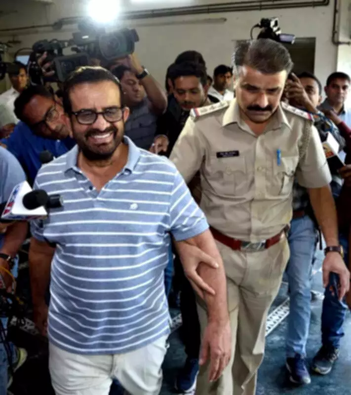 Surat Police Book Gajera Brothers in Rs 1,928 Crore Textile Market Fraud Case