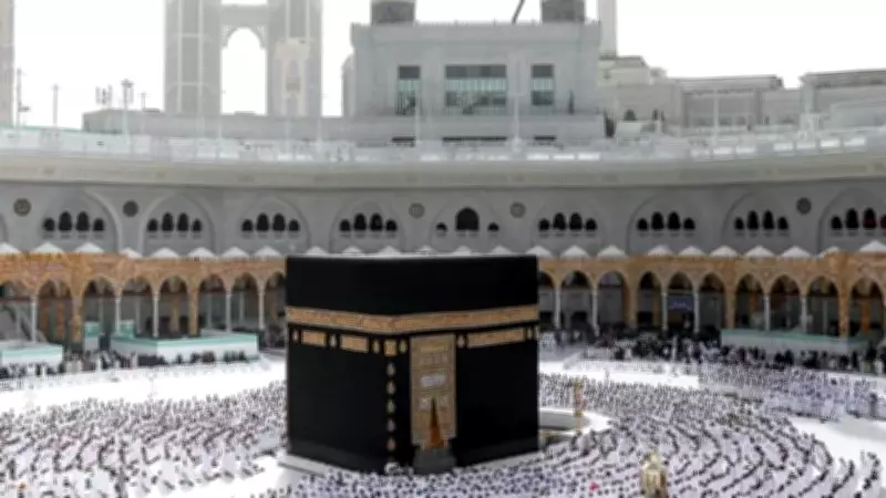 The Science Behind the Kaaba's Cool Marble in Scorching Heat