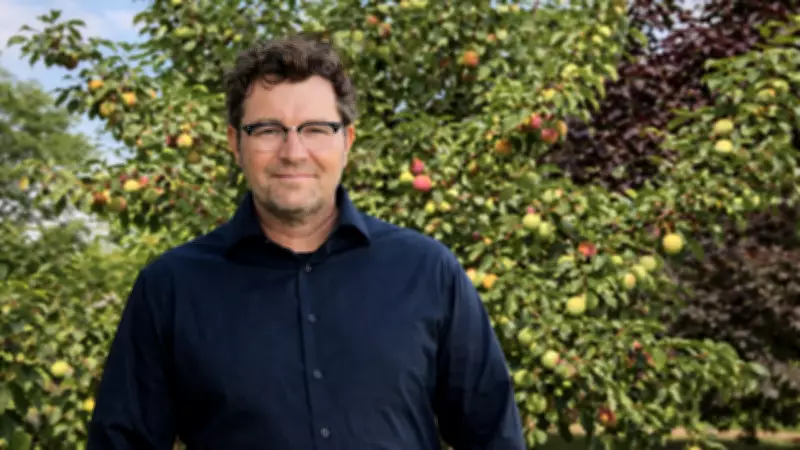 The Tree of 40 Fruit: A Living Sculpture Blending Art, Science, and Conservation