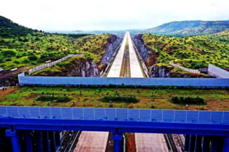 Three Arrested for Stealing Rs 5.5 Lakh Iron from Samruddhi Expressway in Jalna