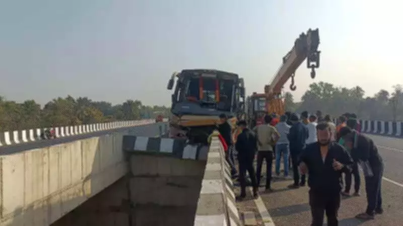 Tourist Bus Crash in Balasore Kills Driver, Injures 14 Passengers